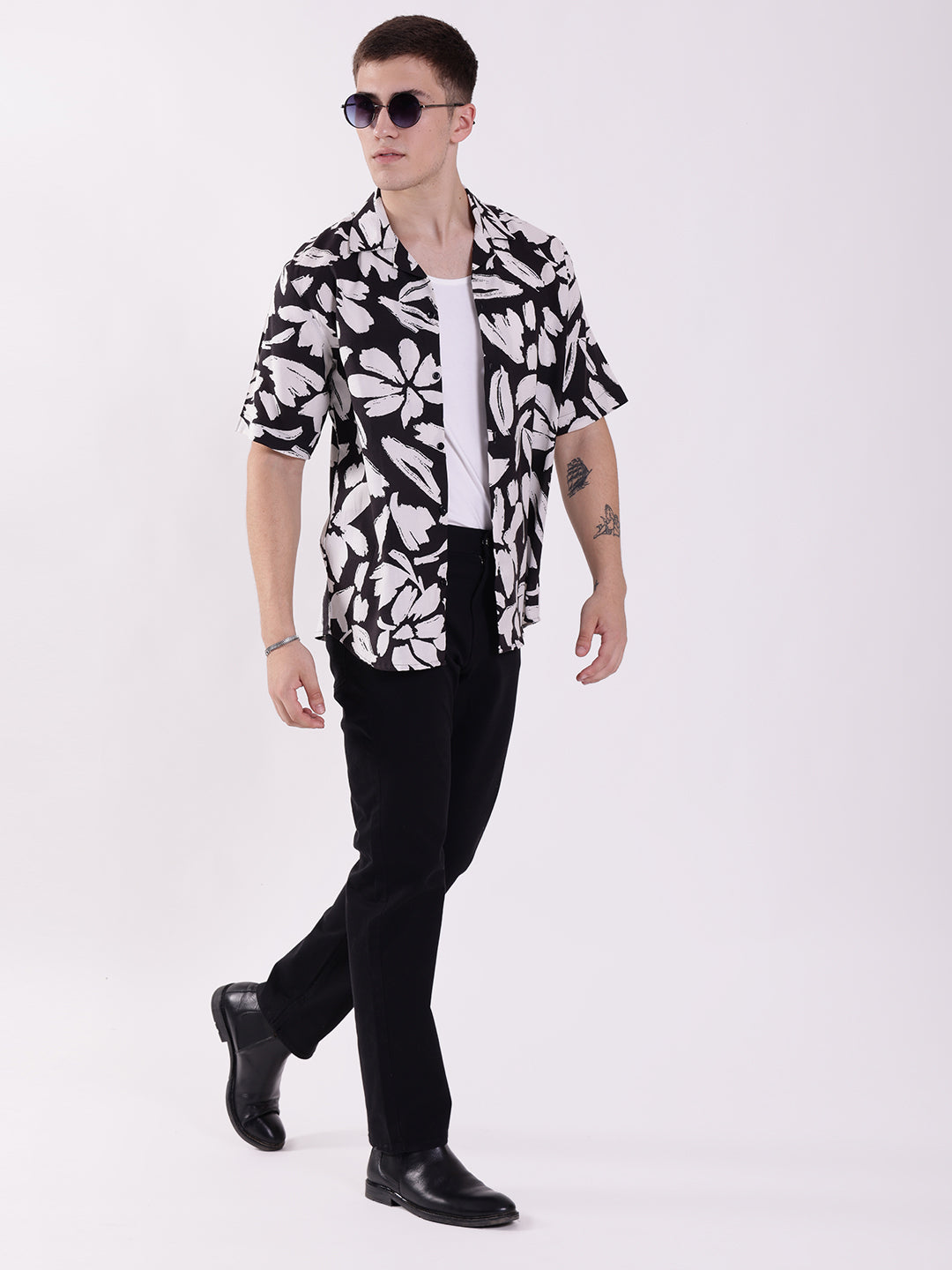 Unisex Black & White Abstract Floral Art Aloha Shirt