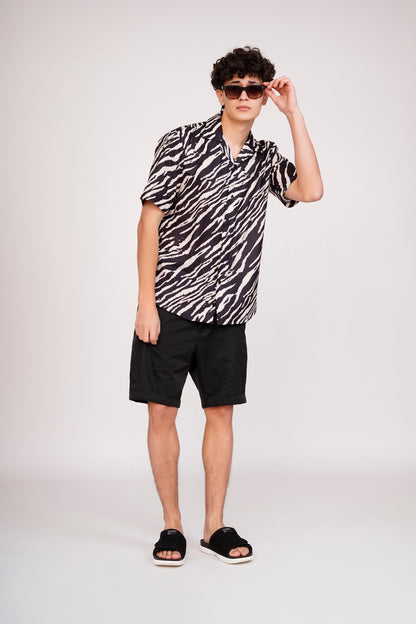 Unisex Black & White Exotic Tiger Print Aloha Shirt