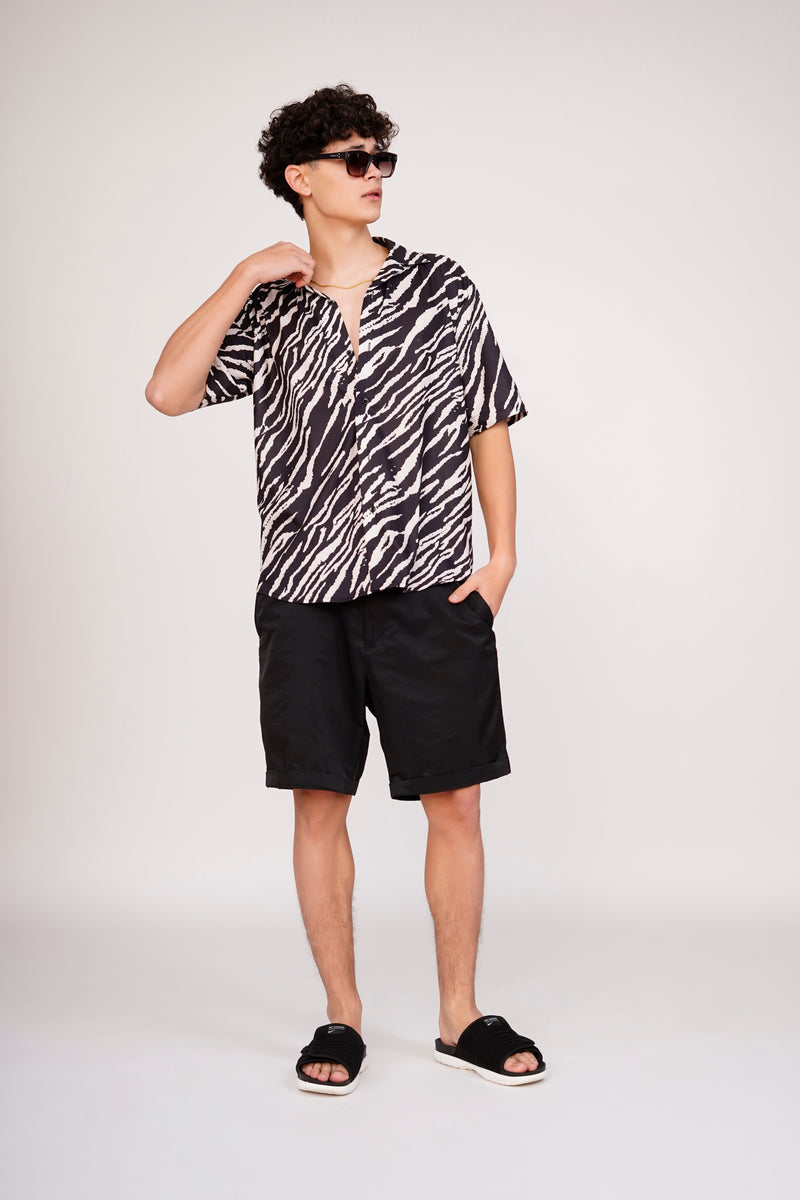 Unisex Black & White Exotic Tiger Print Aloha Shirt