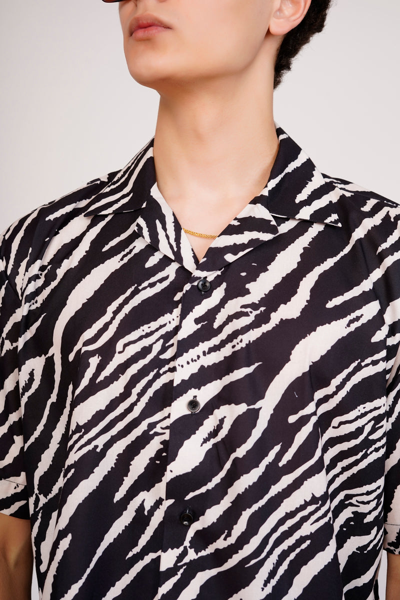 Unisex Black & White Exotic Tiger Print Aloha Shirt